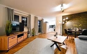 Exklusives-City-Apartment Mit Gratis Tiefgarage, Balkon, Waschtrockner, Netflix